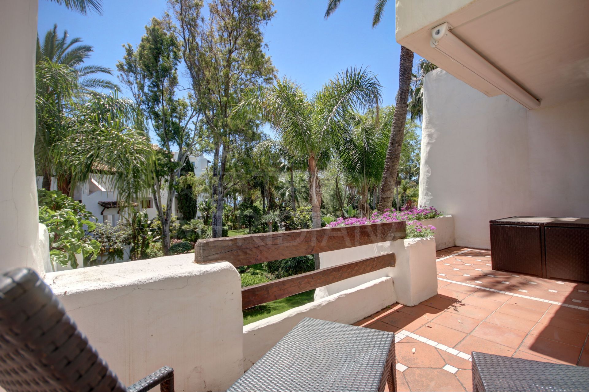 2 bedroom luxury apartment for sale in front-line beach community, Ventura del Mar, near Puerto Banus