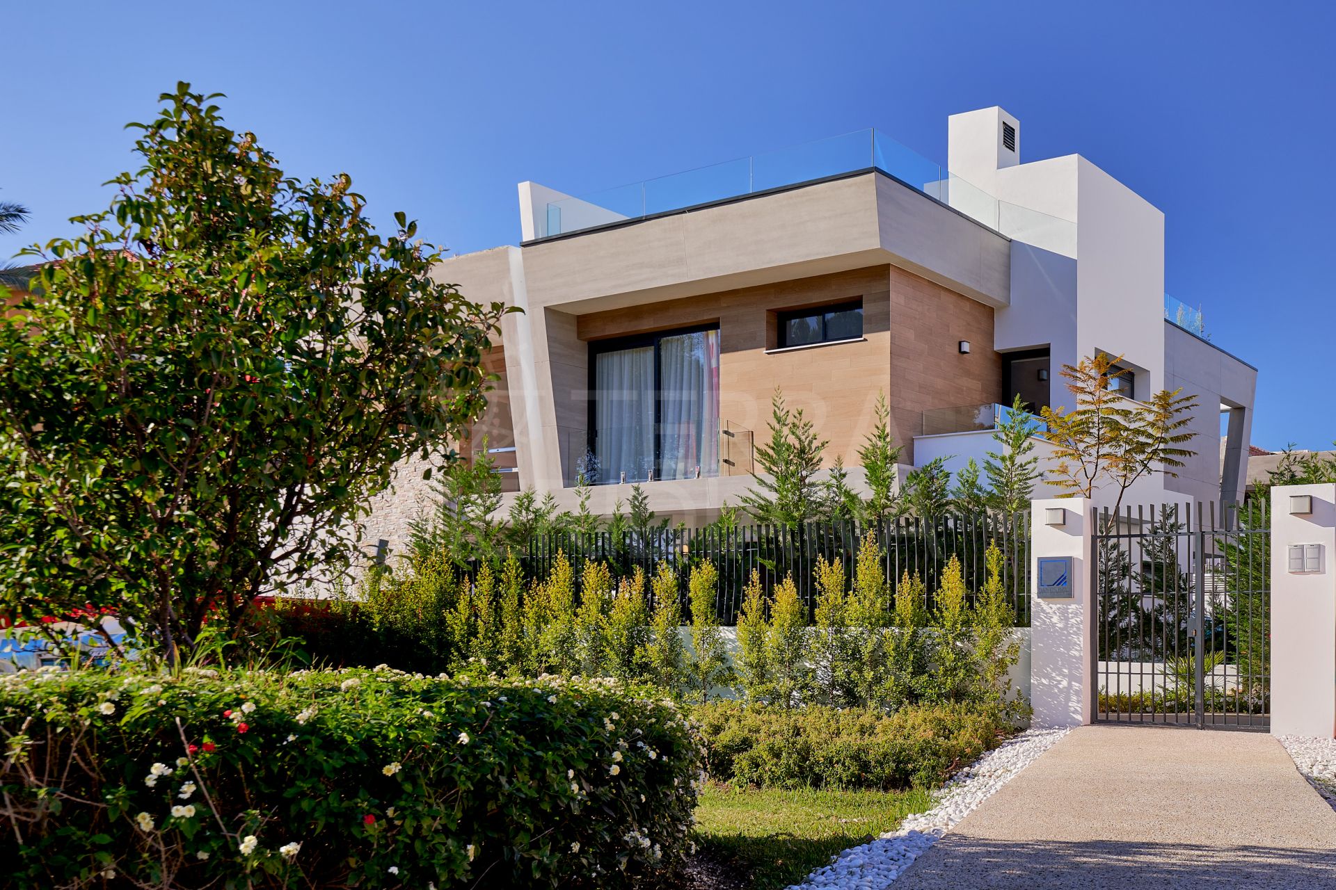 New build contemporary style luxury villa with 3 bedrooms for sale in Banus Bay, Marbella