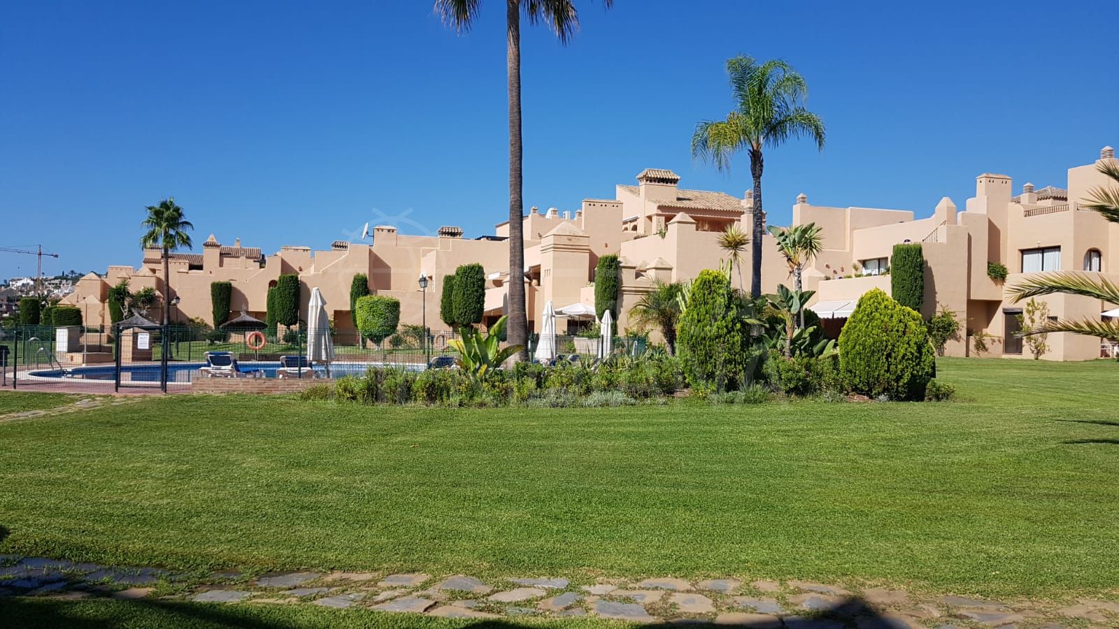 Fantastic business opportunity for sale hotel with 14 suites in La Cartuja, Atalaya Golf Estepona