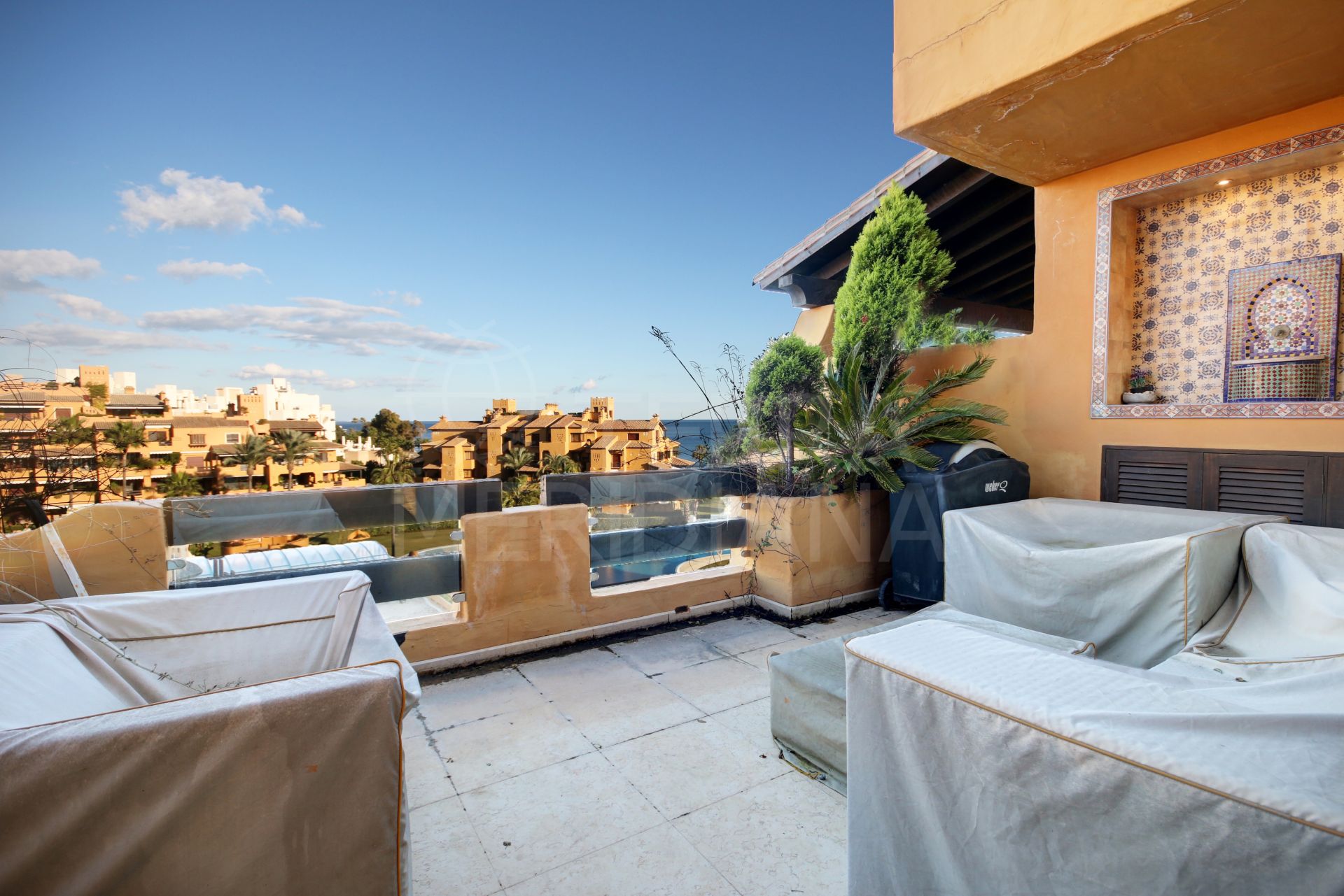 3 bedroom apartment with sea views for sale in the exclusive complex los Granados del Mar