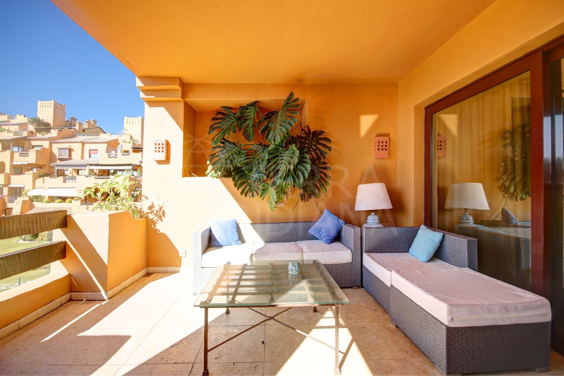 2 bedroom apartment with sea views for rent in Los Granados del Mar, Estepona