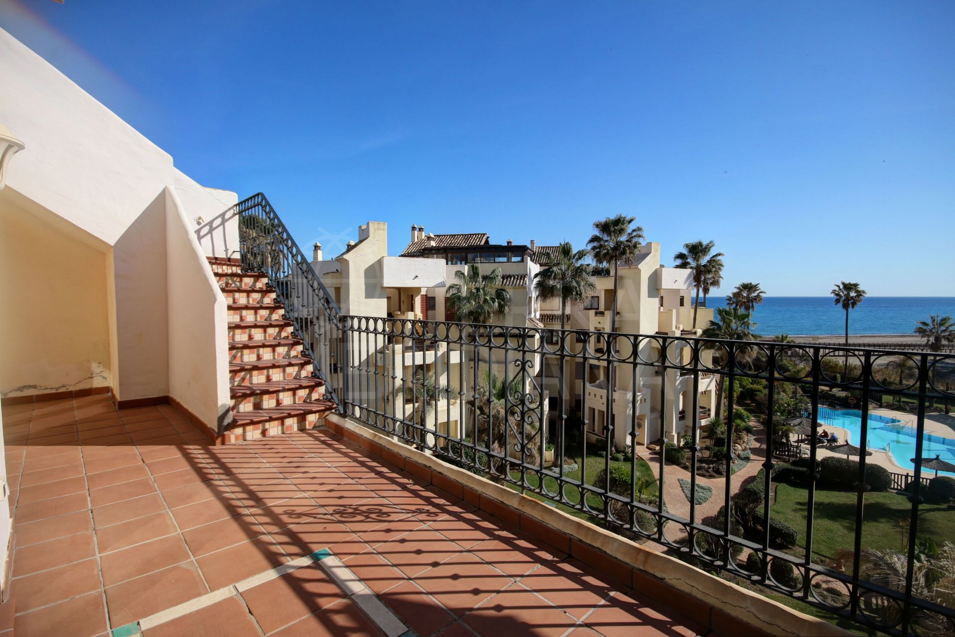 Luxury front-line 3bed duplex penthouse with sea views for sale in Bahia del Velerin, Estepona New Golden Mile