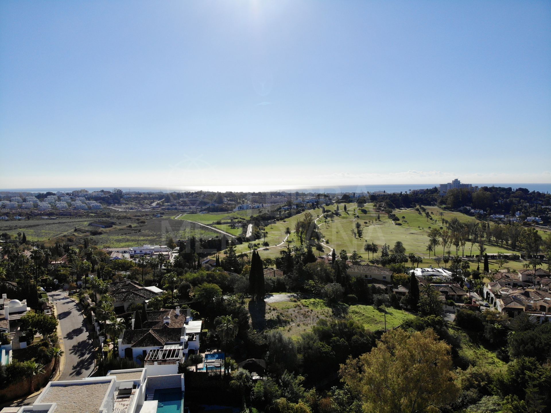 Sizeable plot with glorious views for sale in highly sought after Paraiso Alto, Benahavis