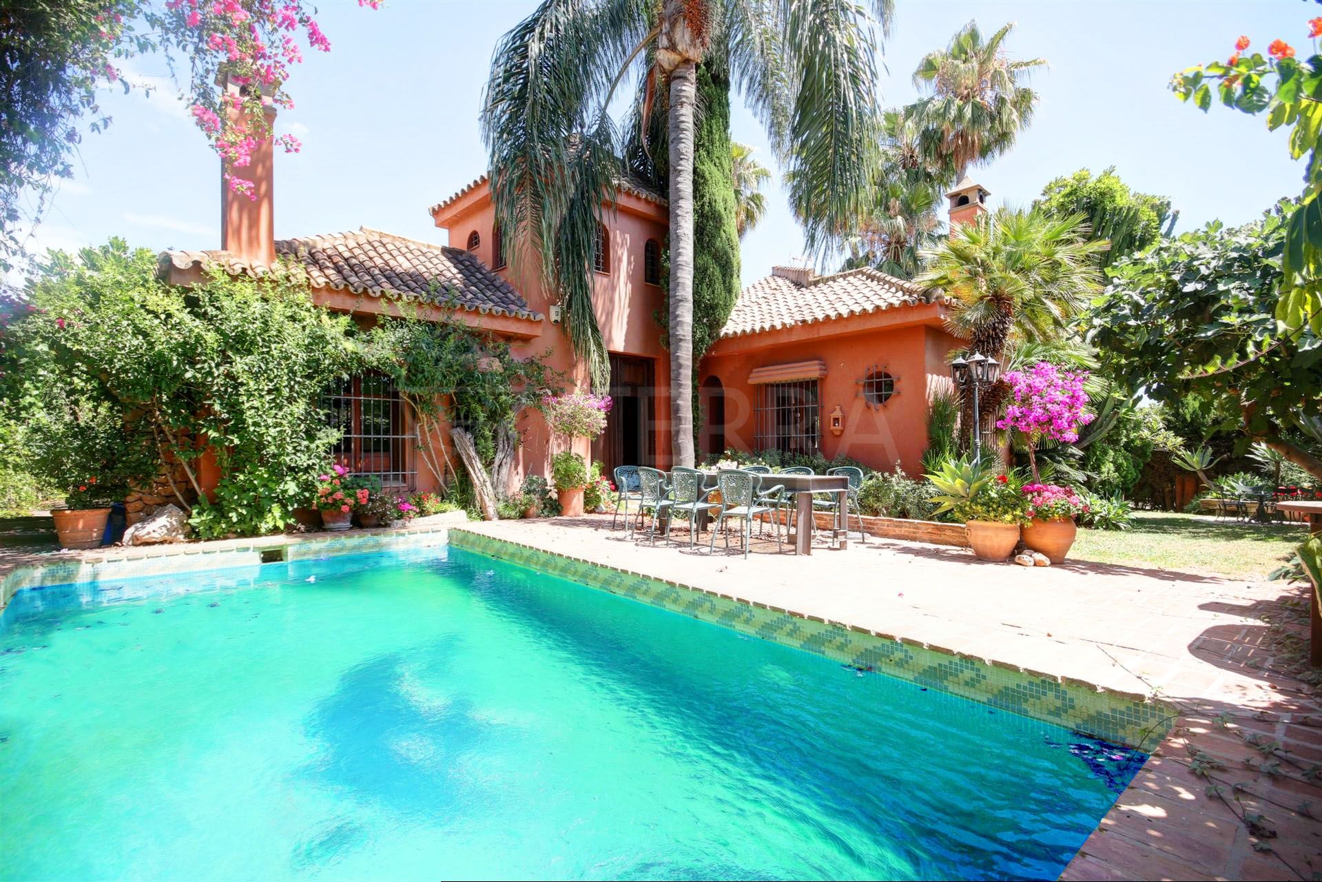 Classical style villa for sale in Casablanca, Marbella Golden Mile