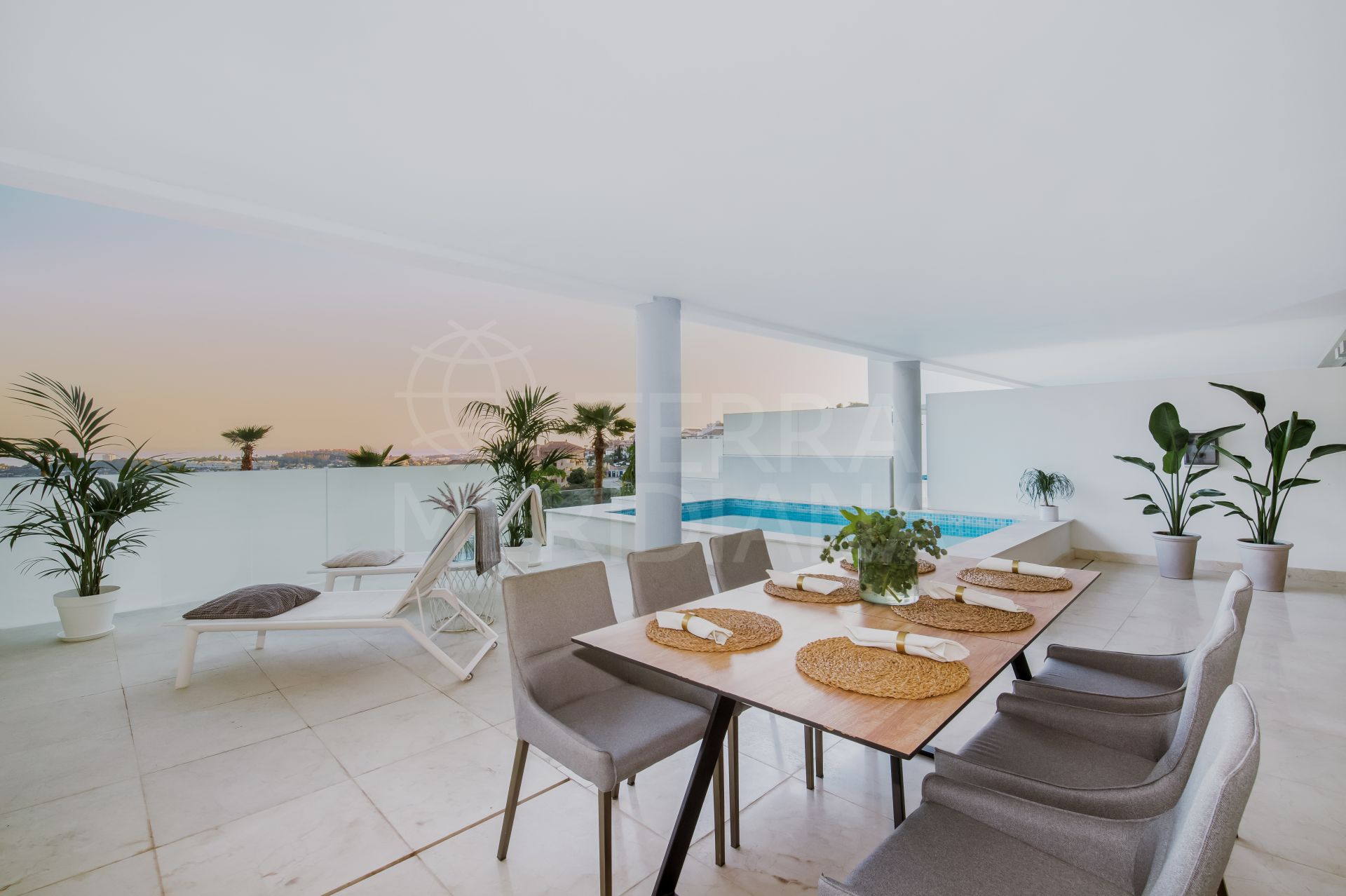 Apartamento nuevo con vistas fascinantes en venta en La Morelia de Marbella, Nueva Andalucía, Marbella