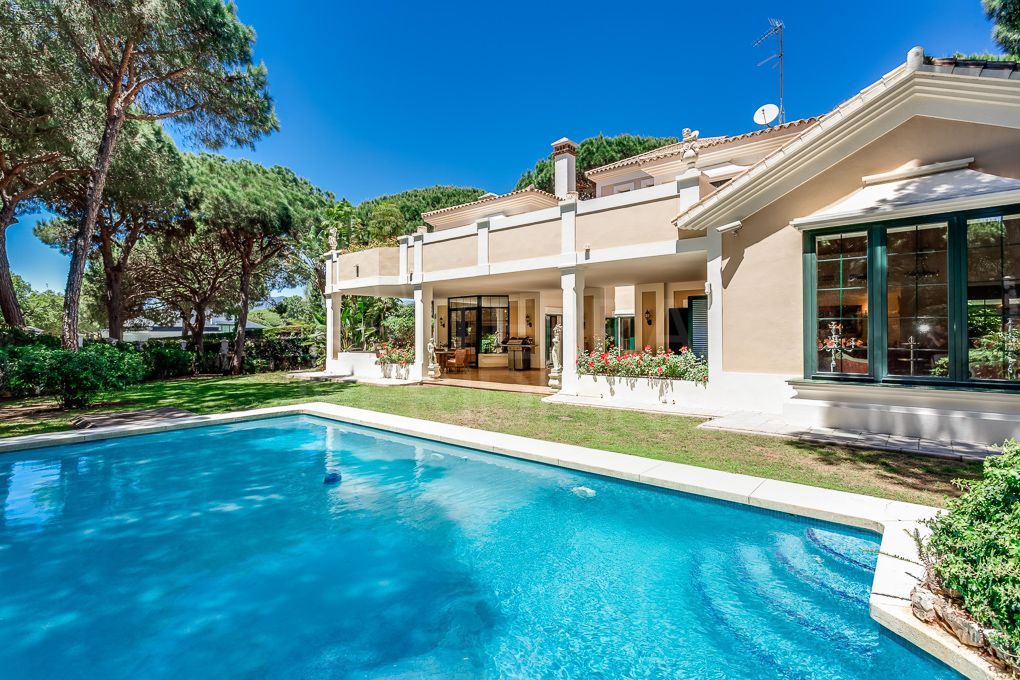 Classy villa with the finest finishes for sale in Hacienda Las Chapas, Marbella East