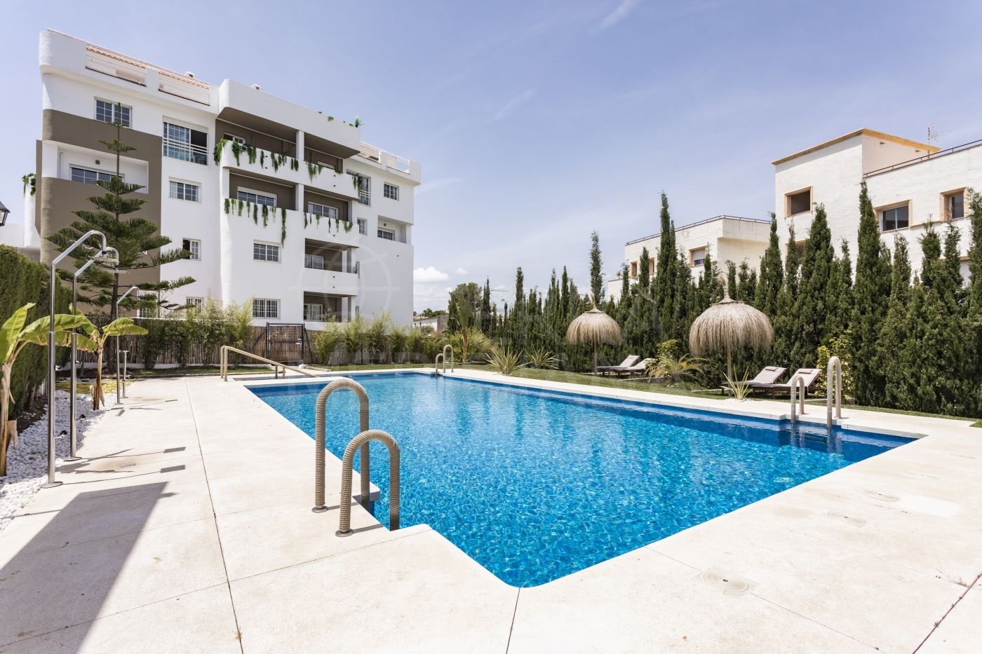 Céntrico apartamento de 1 dormitorio en venta en Golden Banús Homes, Nueva Andalucía, Marbella