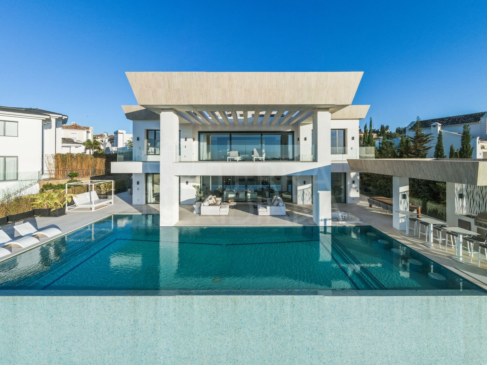 Gorgeous contemporary villa with postcard-perfect sea views for sale in Paraiso Alto, Benahavis