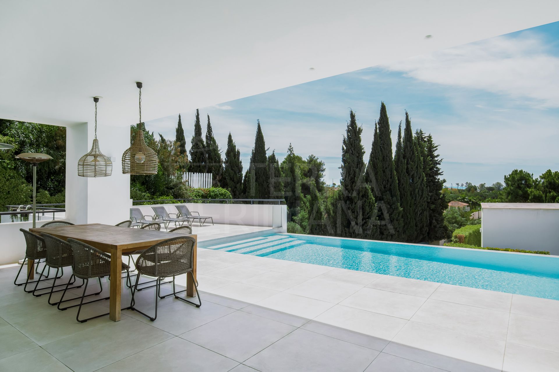 Luxury villa with an understated timeless design for sale in La Quinta, Benahavis