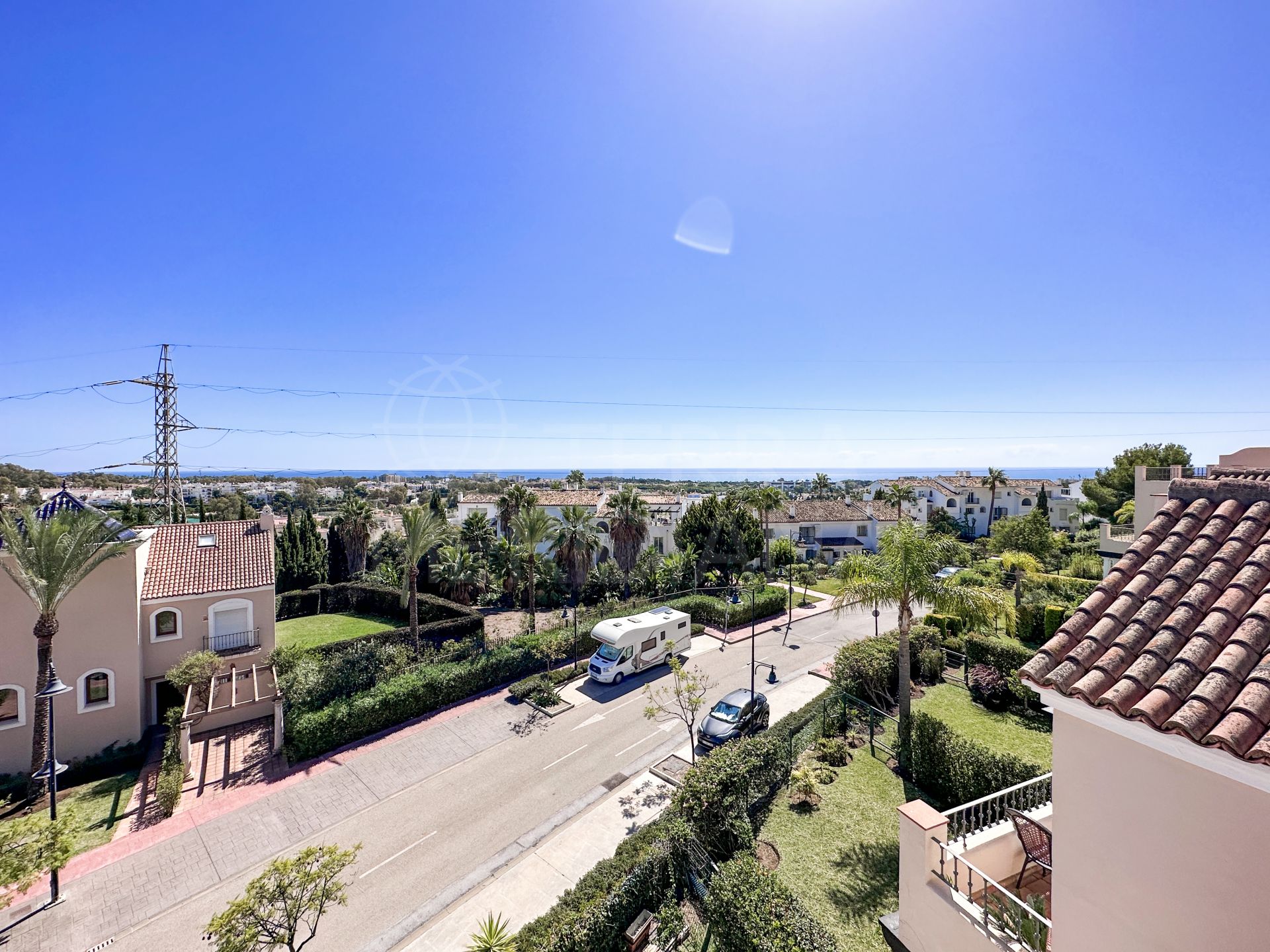 Beautiful 4 bedroom townhouse with sea views for sale in Paraiso Hills, Estepona