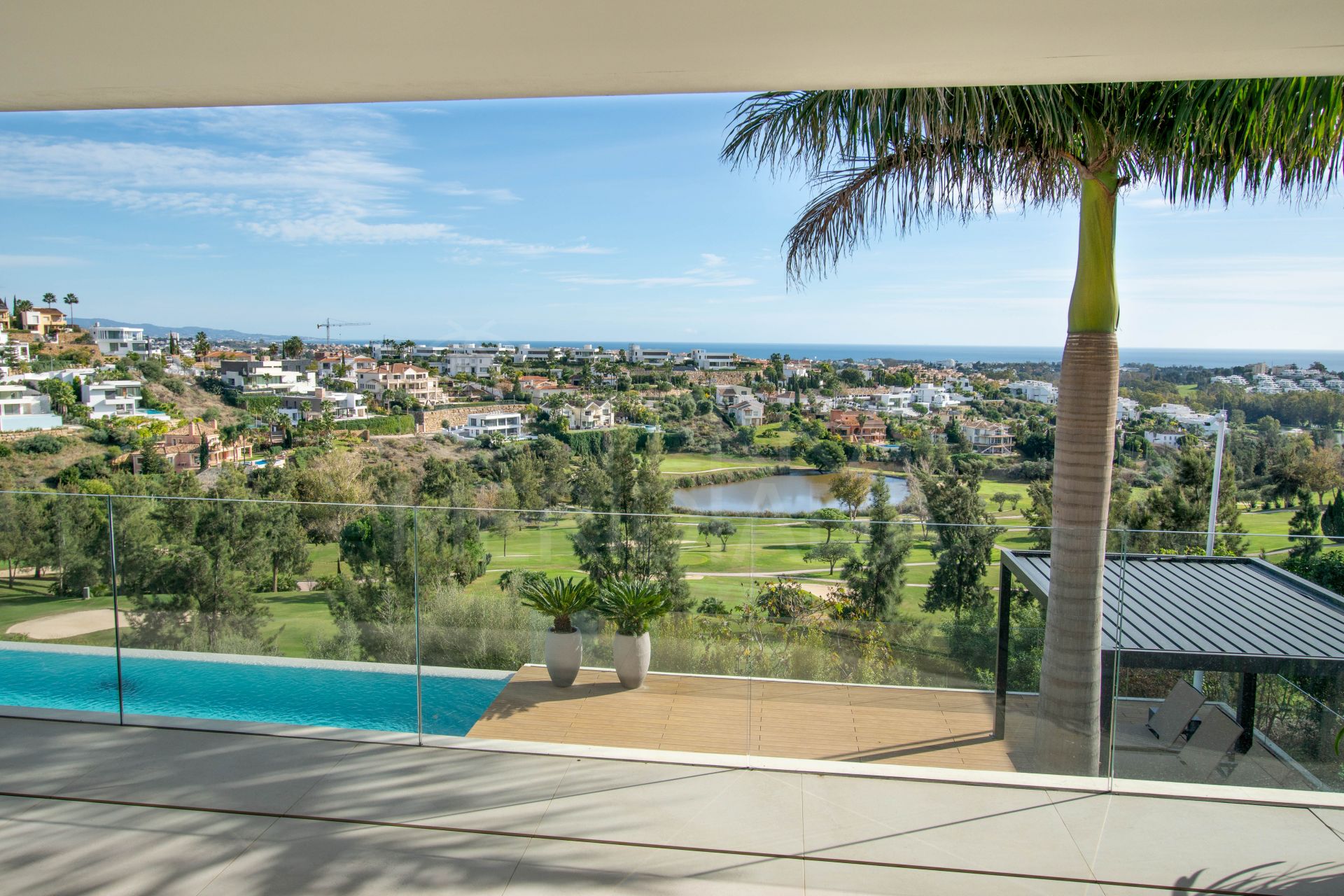 Luxueuse villa de cinq chambres avec des équipements haut de gamme à vendre à La Alqueria, Benahavis