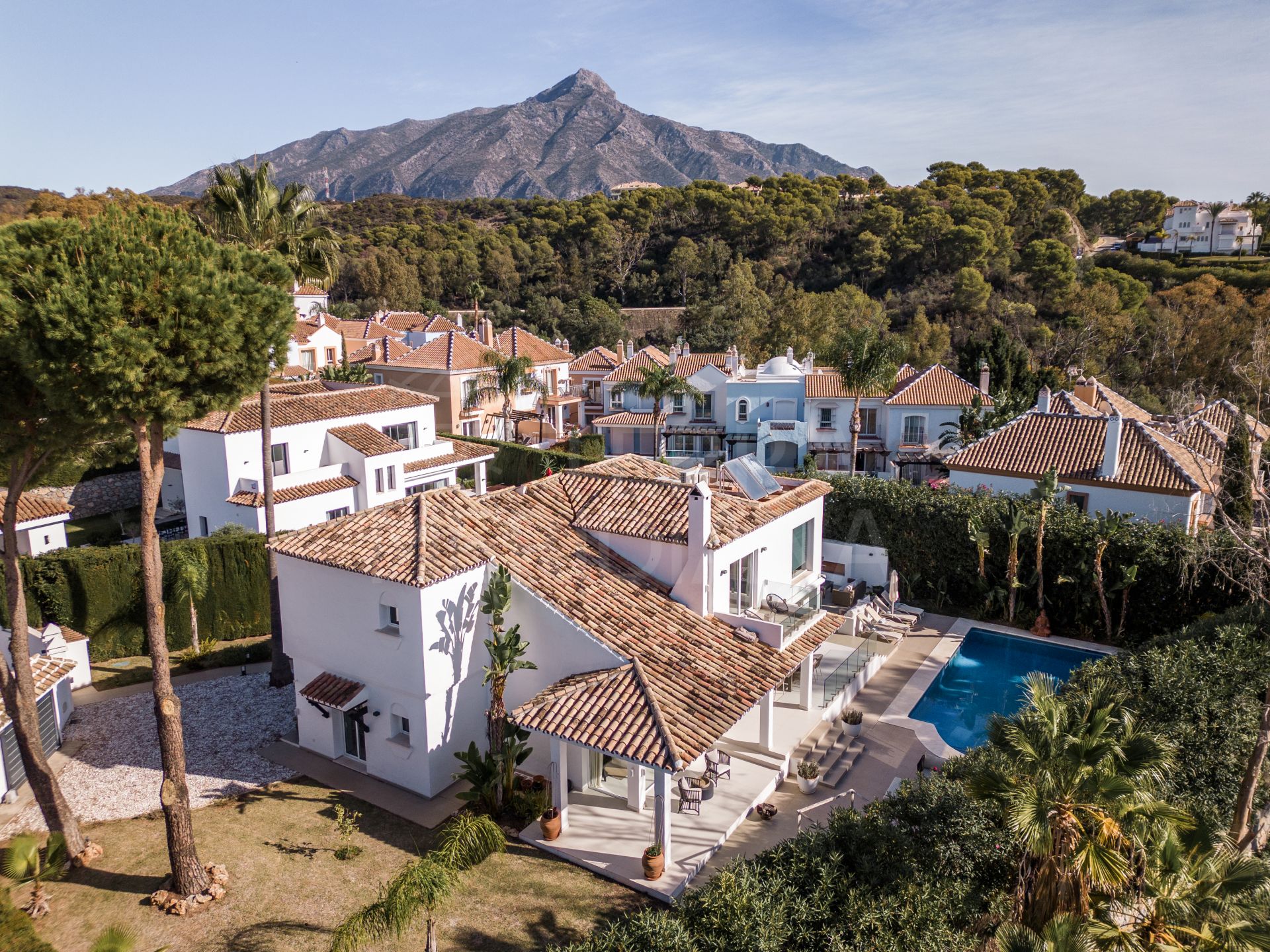 Élégante et luxueuse villa à vendre à Marbella Country Club, Nueva Andalucia, Marbella