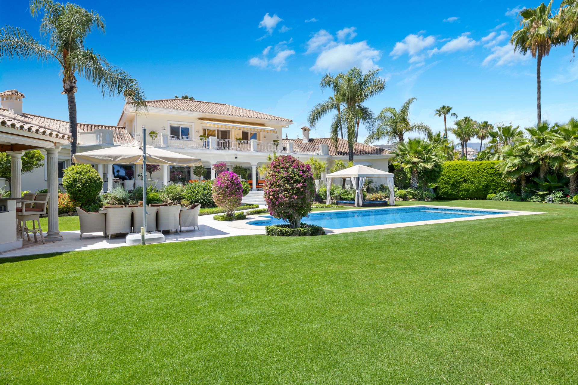 Élégance andalouse moderne : villa de luxe à vendre à La Cerquilla, Nueva Andalucia, Marbella