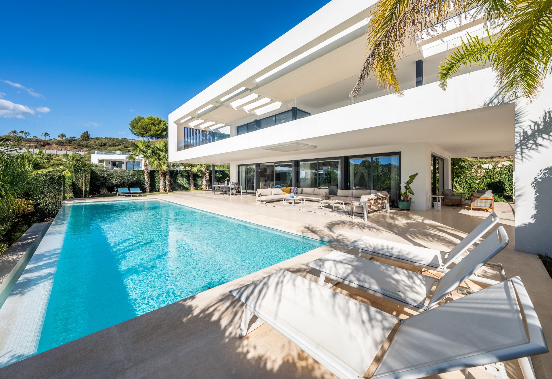 Superbe villa de 6 chambres à vendre dans le Golf Valley à Haza del Conde, Nueva Andalucia, Marbella