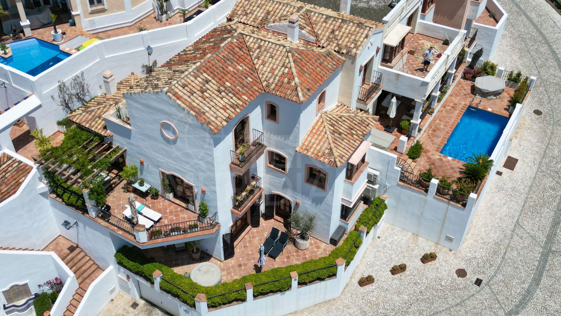 Magnifique maison de ville de 3 chambres avec vue sur la mer à vendre à La Heredia de Monte Mayor, Benahavis