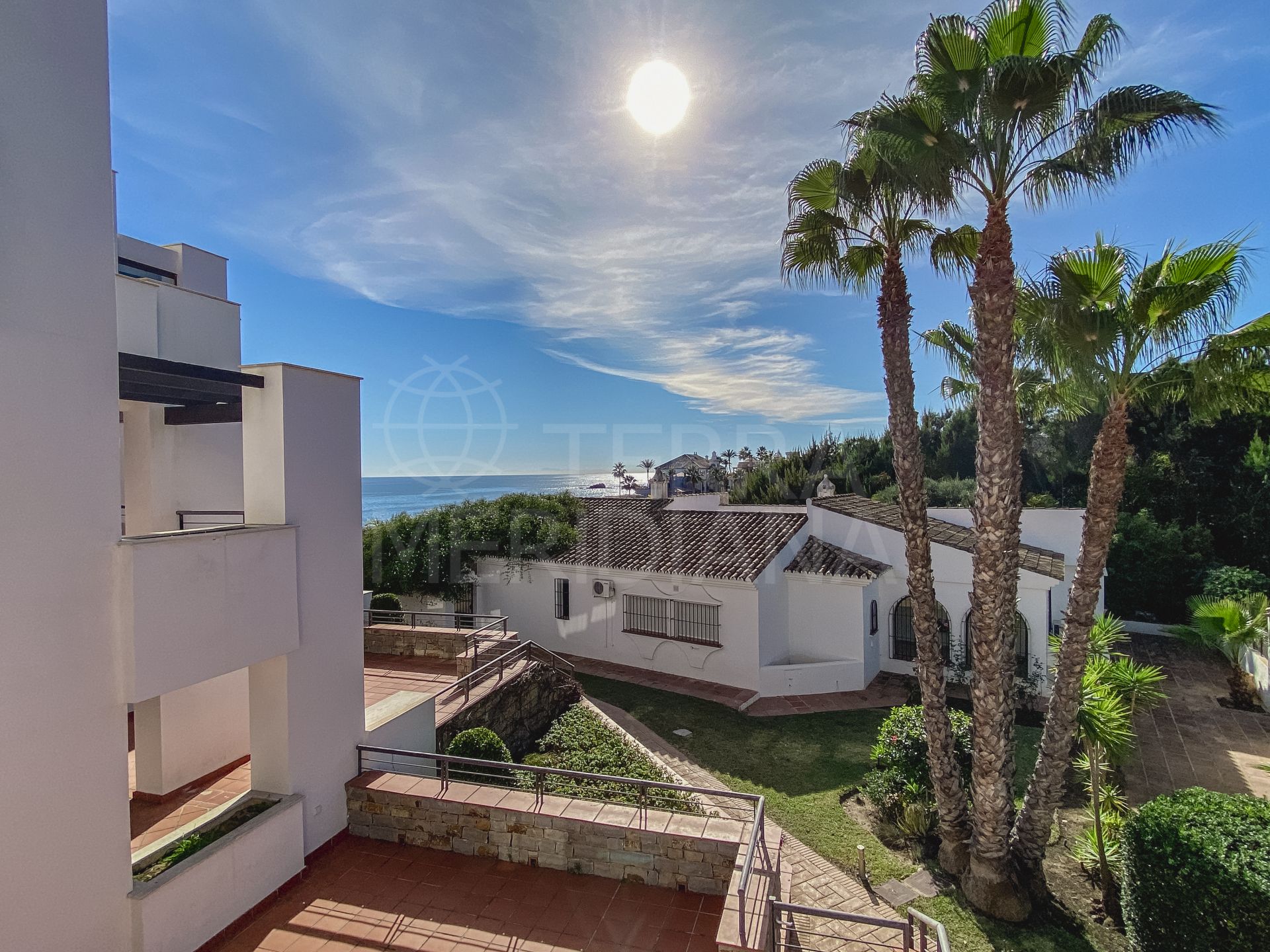 Apartamento ideal como inversión en venta en primera línea de playa en Casares del Mar, Casares