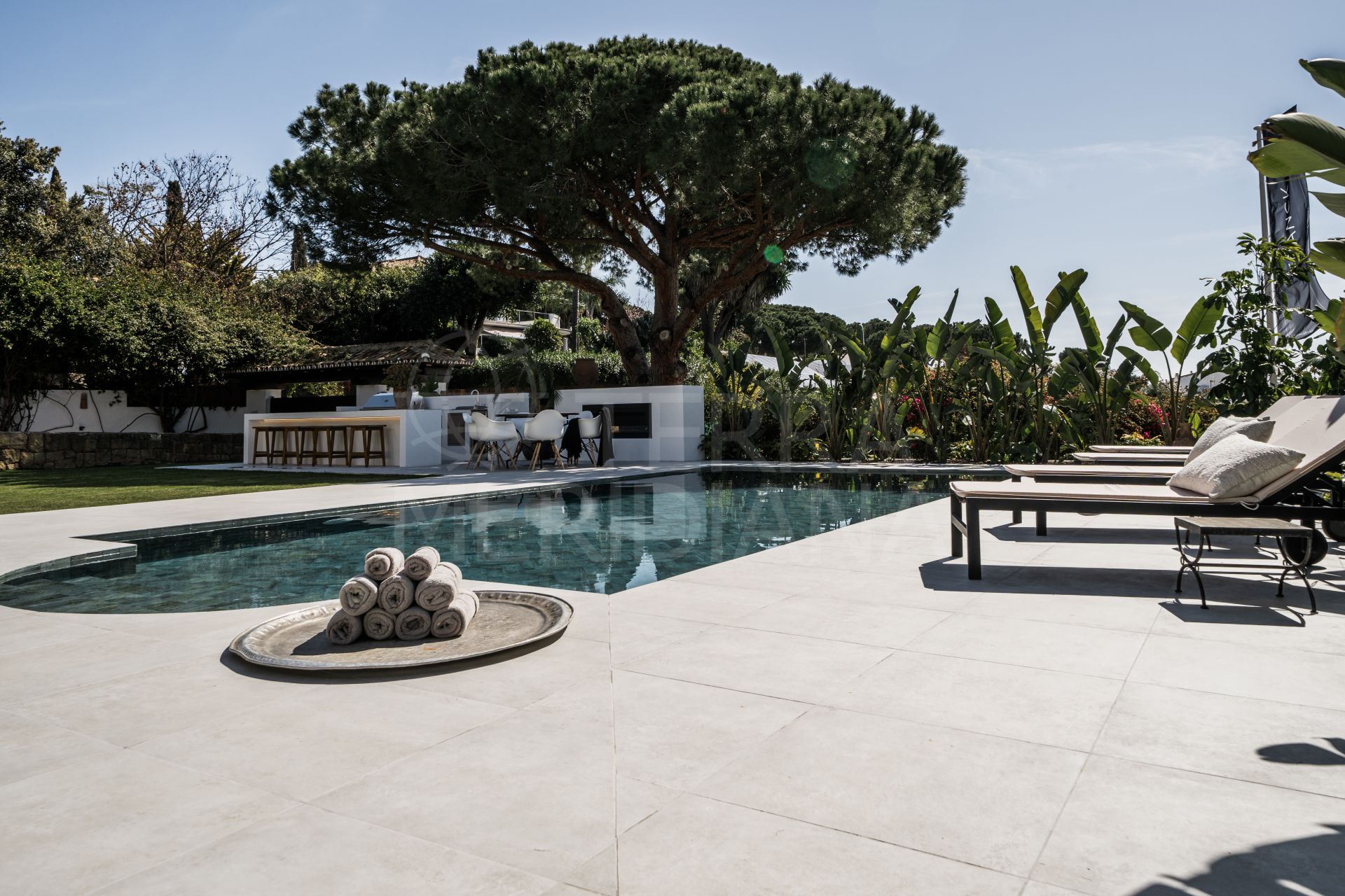 Villa de style cortijo rénovée avec des équipements modernes à vendre à Hacienda Las Chapas, Marbella Est