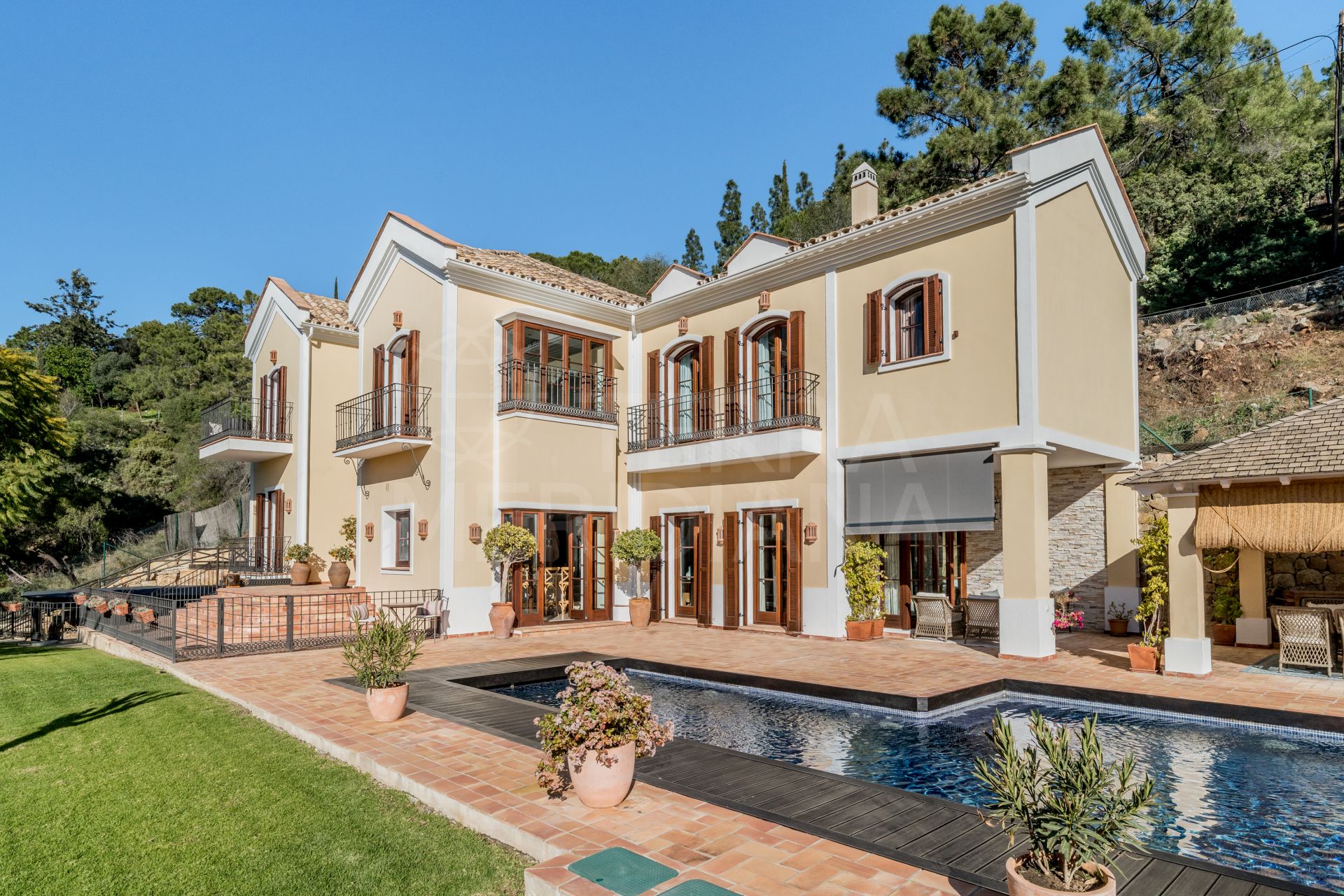 Villa ideally situated to enjoy views of the surrounding hills for sale in El Madroñal, Benahavis