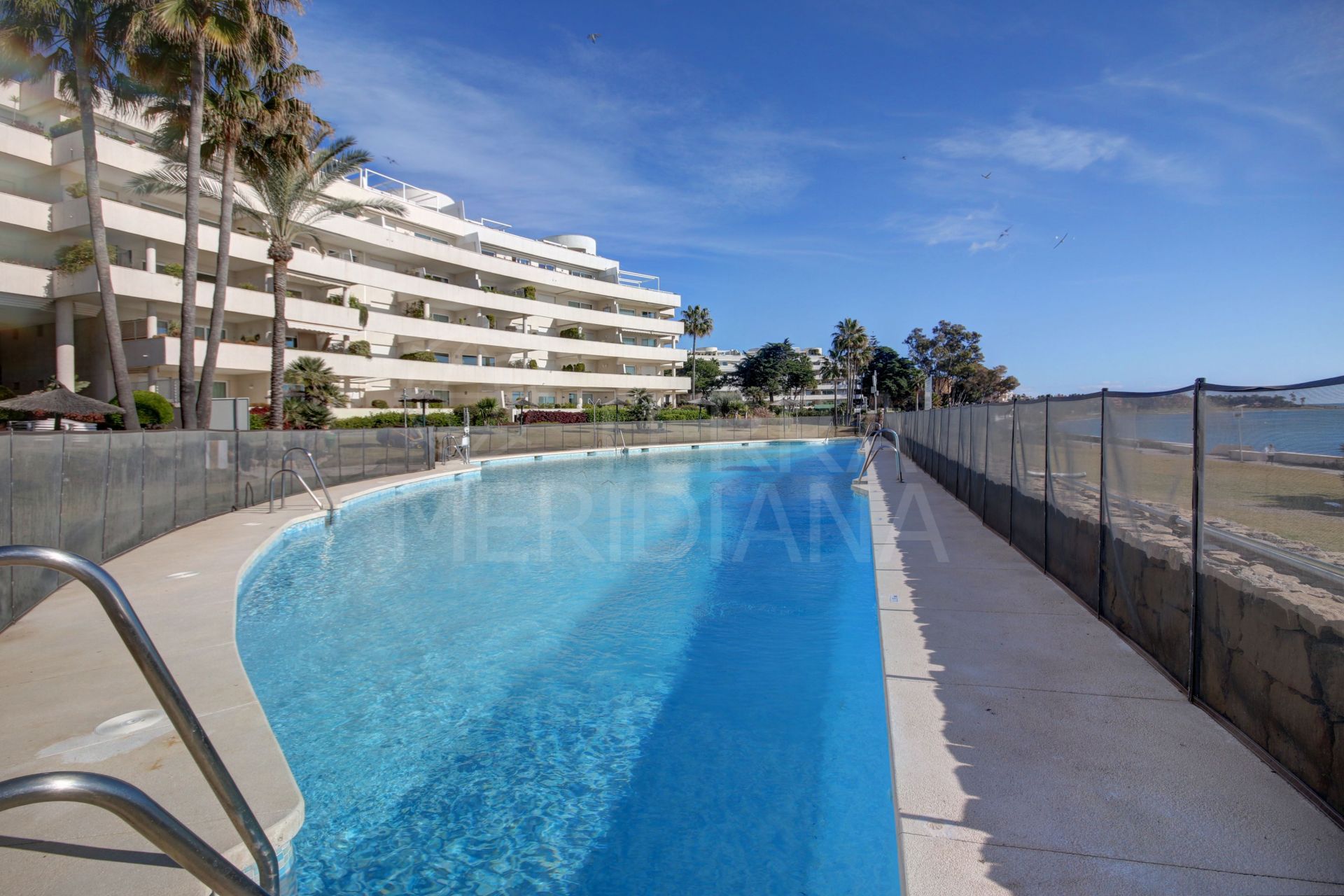 Bright and spacious 3 bedroom townhouse for sale in Los Granados Playa, Estepona New Golden Mile