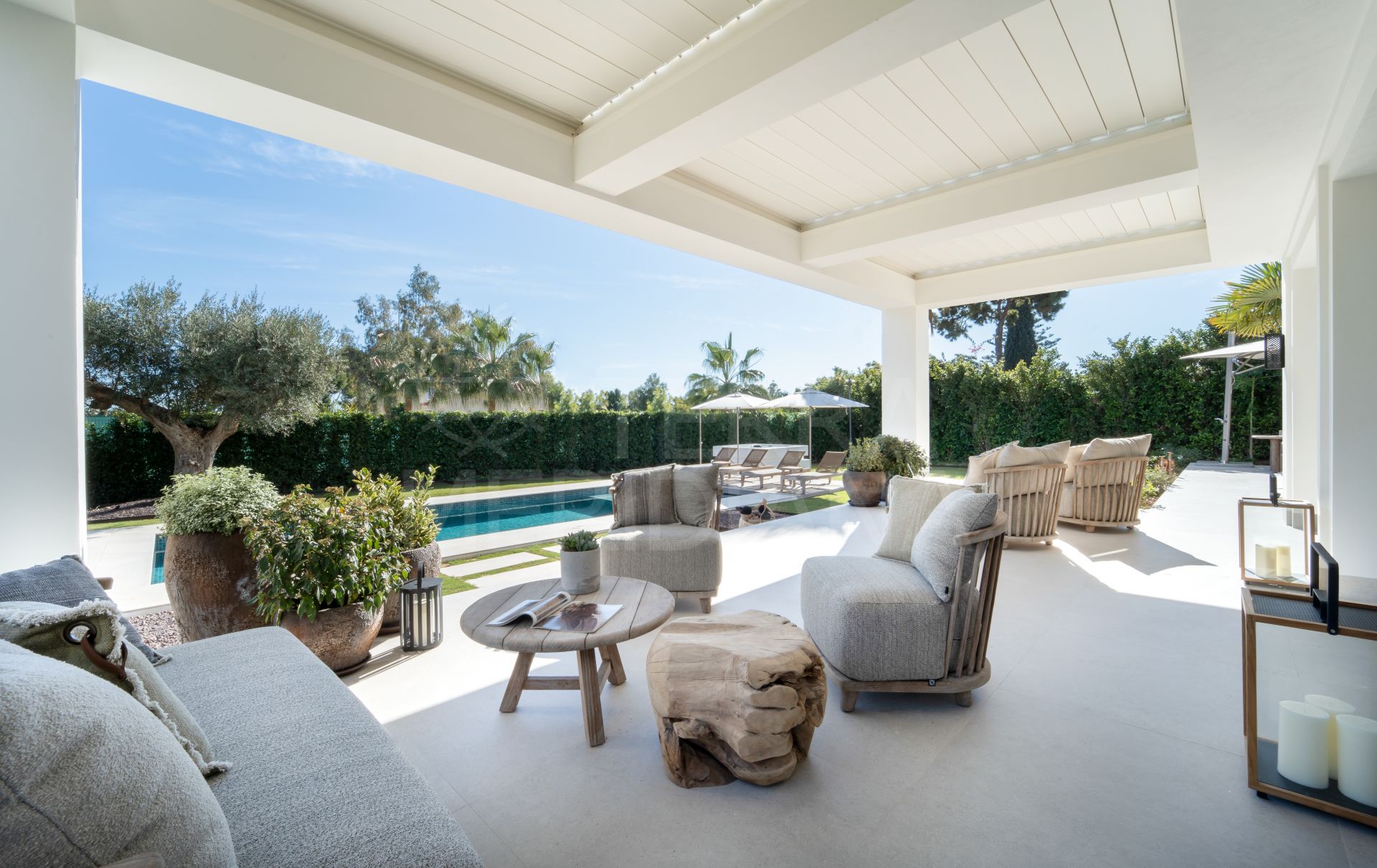 Magnificent newly refurbished luxury villa with 5 bedrooms for sale in Reserva de Los Monteros, Marbella