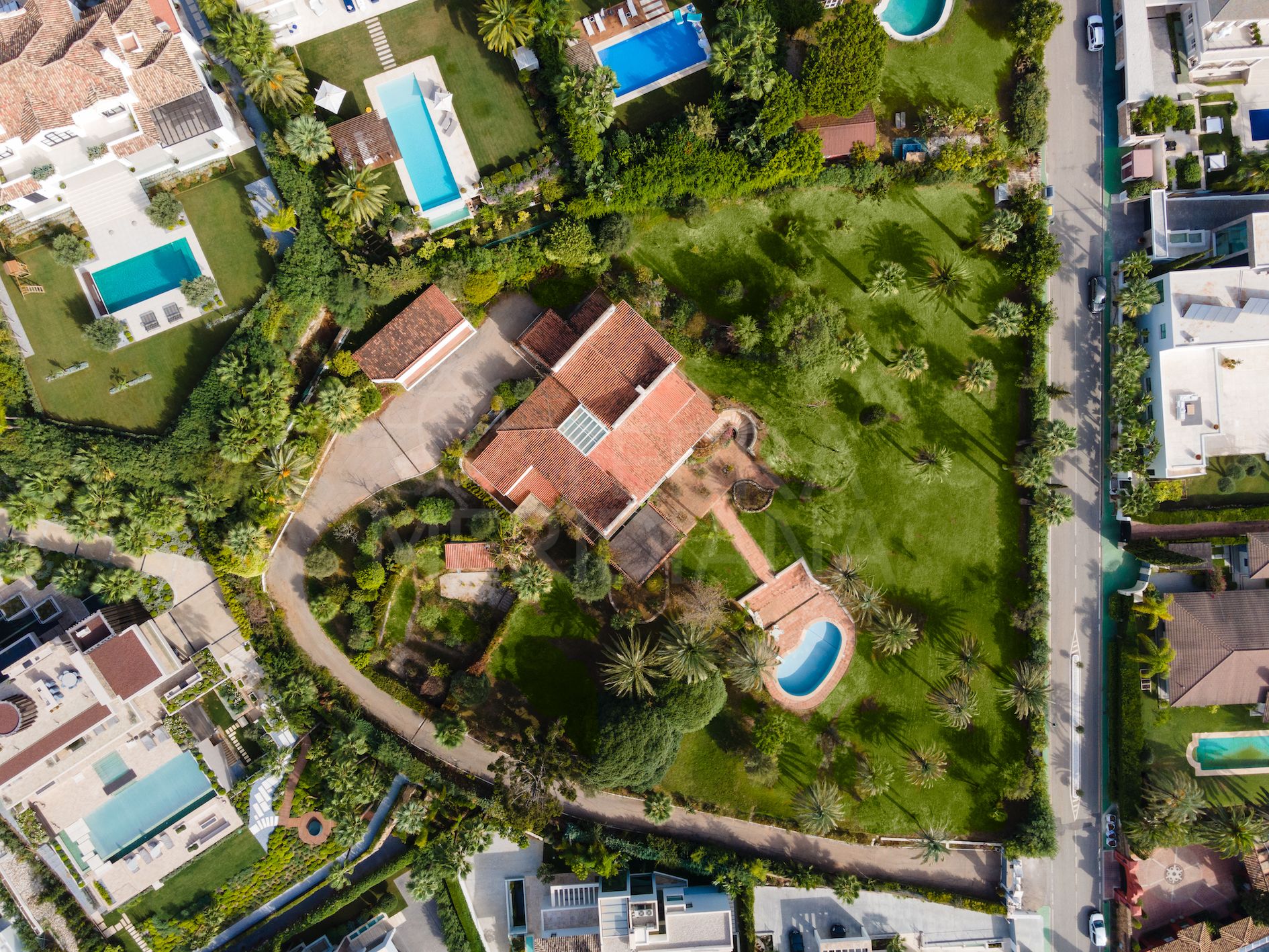Oportunidad exclusiva de una promoción residencial múltiple en venta en La Cerquilla, Nueva Andalucía, Marbella