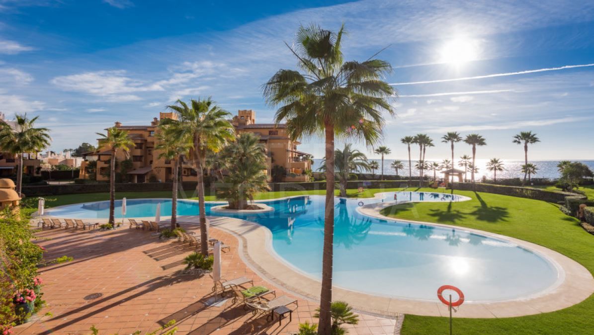 Fully upgraded apartment with sea views for sale in exclusive Los Granados del Mar, Estepona