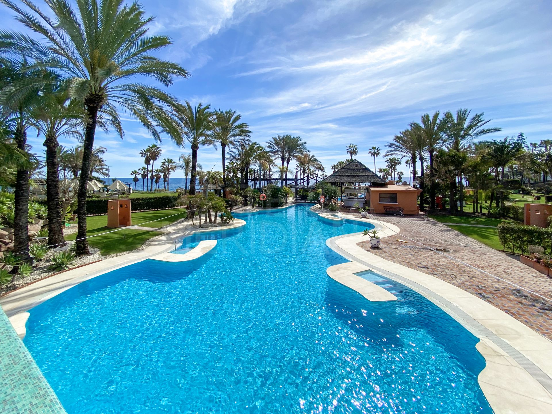 Precioso estudio en el Hotel Kempinski en la playa de Estepona se alquila larga temporada