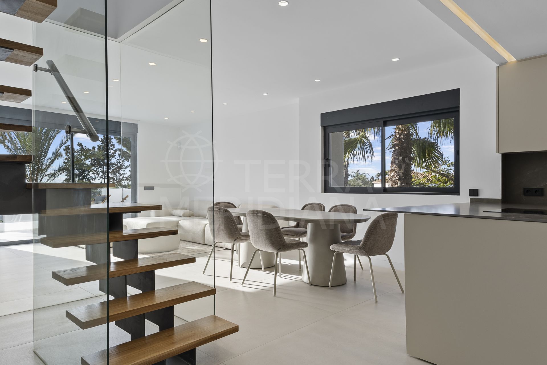 Luxurious 4-Bedroom Duplex Apartment in El Paraiso, Estepona