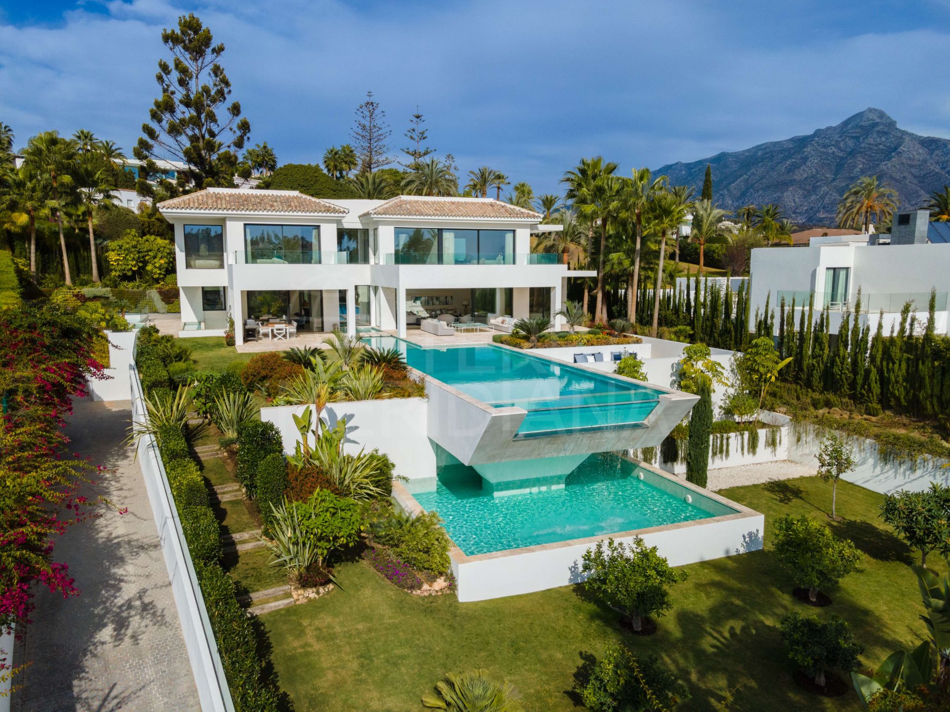 Contemporary Luxury Villa in La Cerquilla’s Prestigious Golf Valley