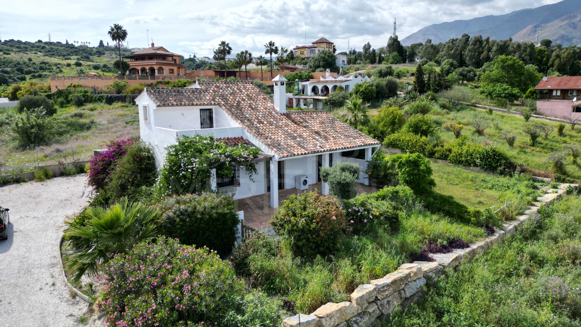 Charming 5 Bedroom Andalusian Villa with Endless Possibilities in Guadalobon