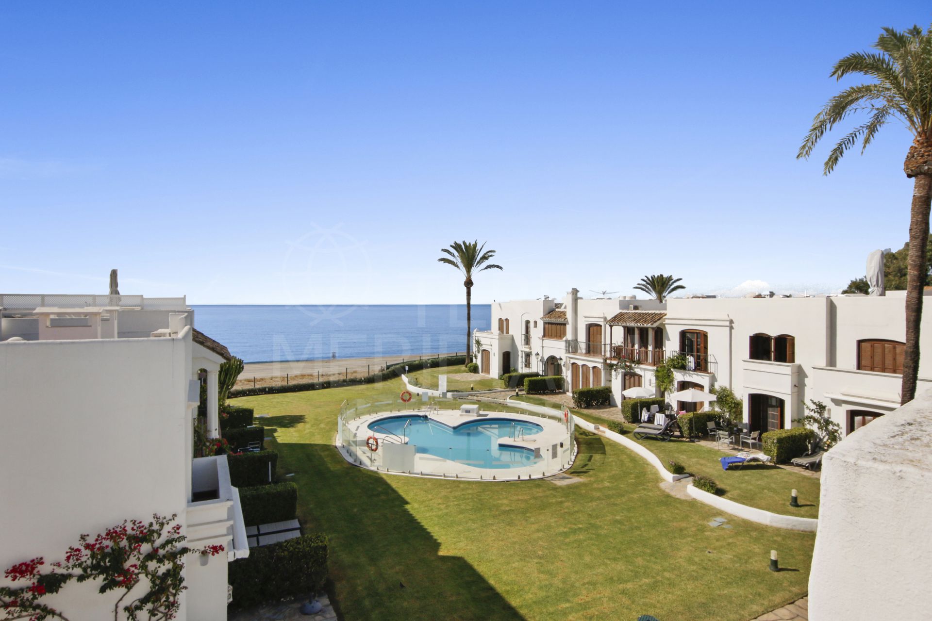 Encantador apartamento de un dormitorio con terraza en la azotea y vistas al mar en Villacana