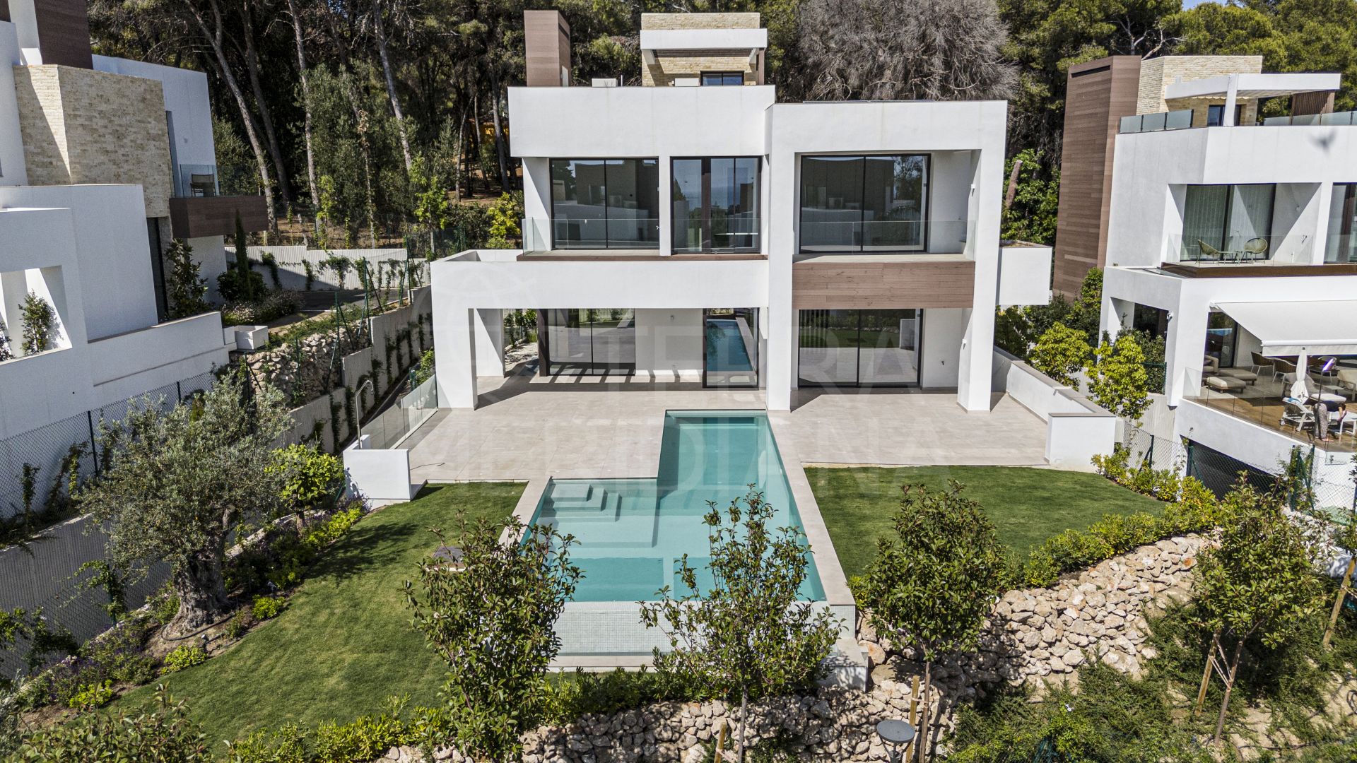 Luxury and Modern Villa For Sale in a prestigious Gated Community on the Golden Mile
