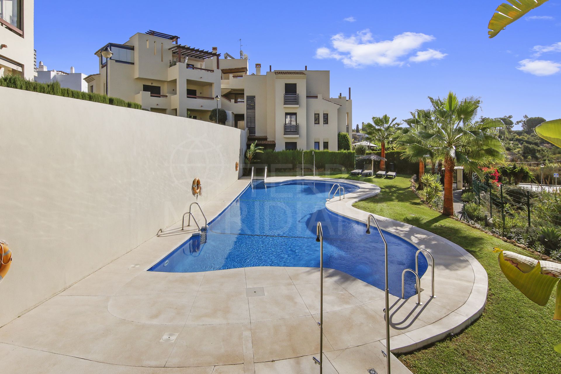 Appartement spacieux au premier étage avec jardin privé de 230 m² à Selwo, Estepona