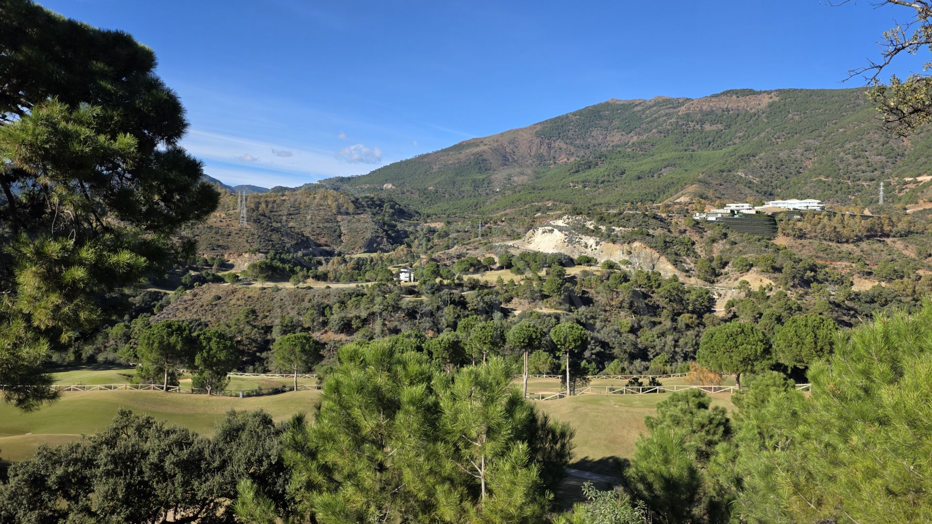 Plot with luxury villa project in a front line golf location for sale in La Zagaleta Benahvis