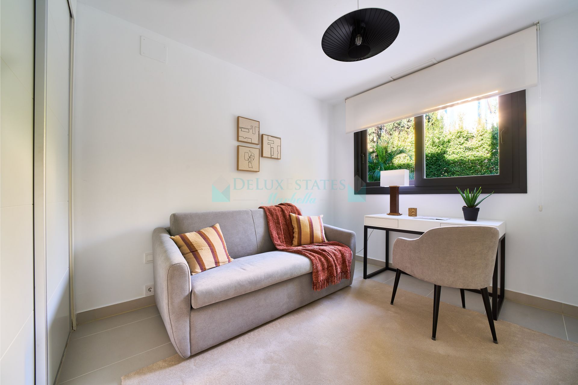 Ground Floor Apartment for sale in New Golden Mile, Estepona