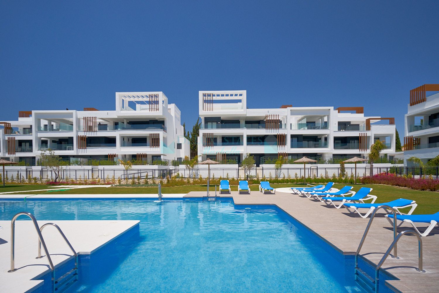 Ground Floor Apartment for sale in New Golden Mile, Estepona