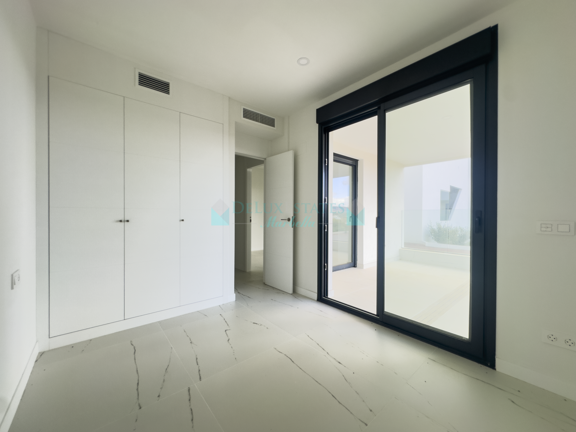 Ground Floor Apartment for sale in Casares Playa, Casares