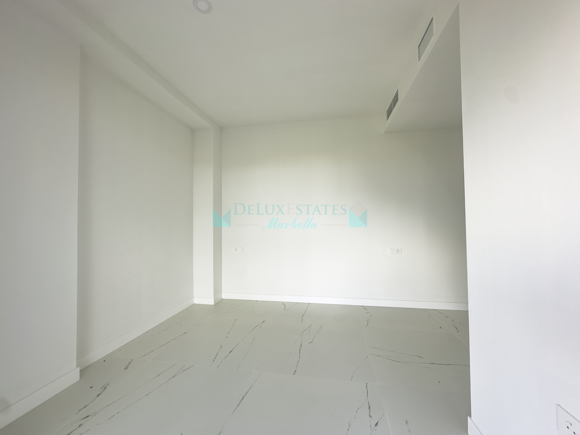 Ground Floor Apartment for sale in Casares Playa, Casares