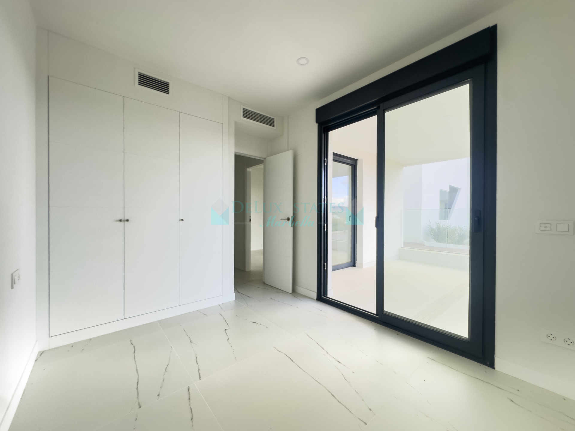 Ground Floor Apartment for sale in Casares Playa, Casares