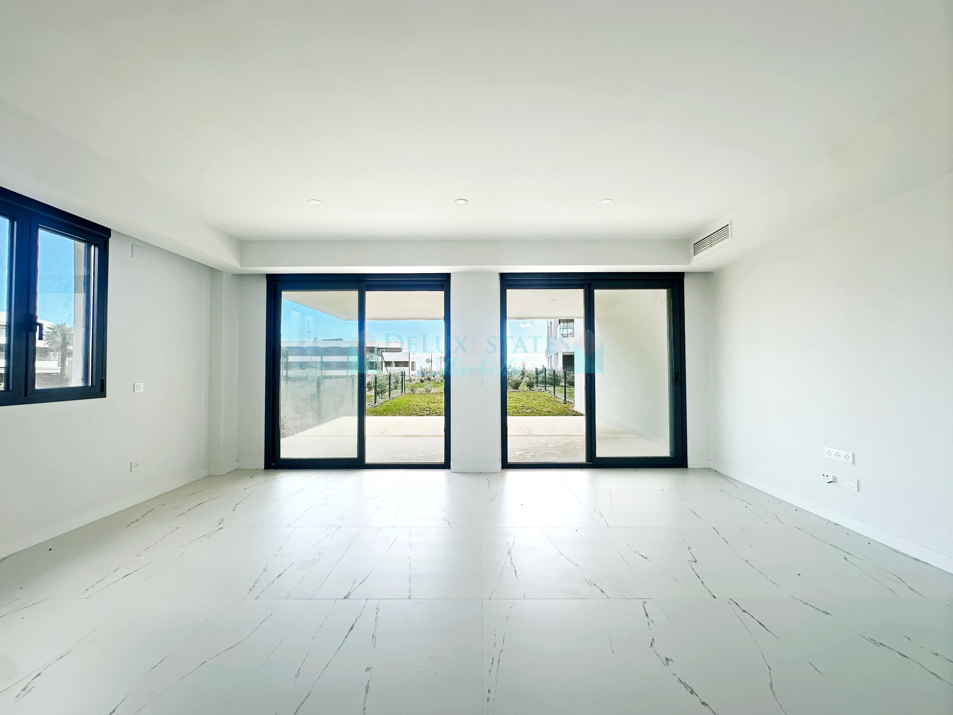 Ground Floor Apartment for sale in Casares Playa, Casares