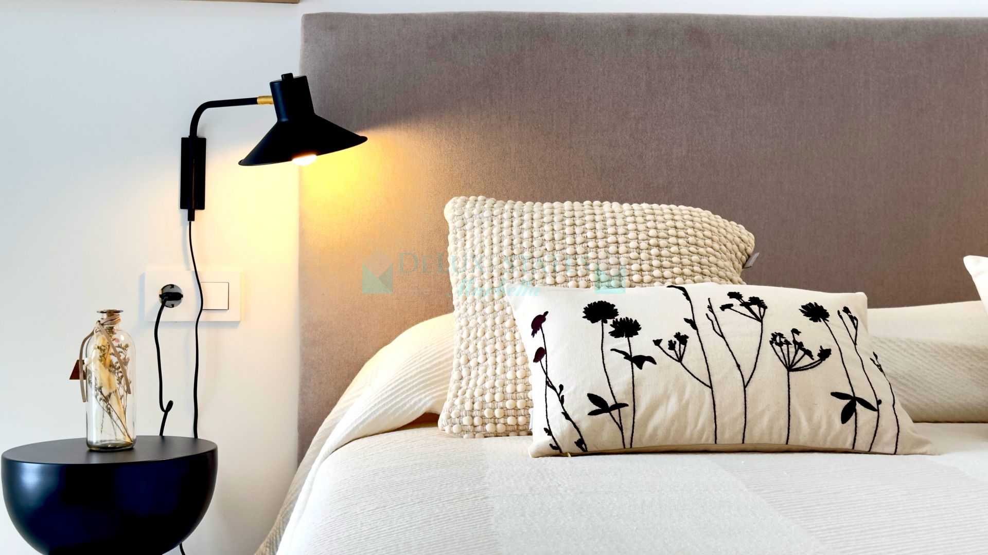 Property development Azata Delmare, Casares