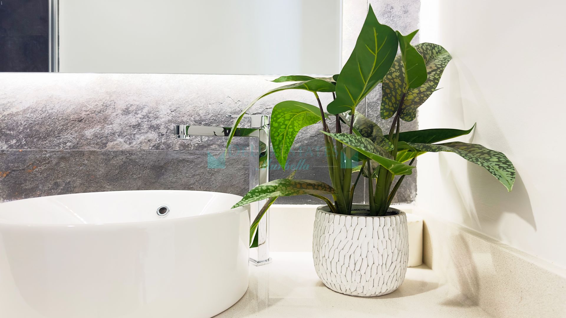 Property development Azata Delmare, Casares