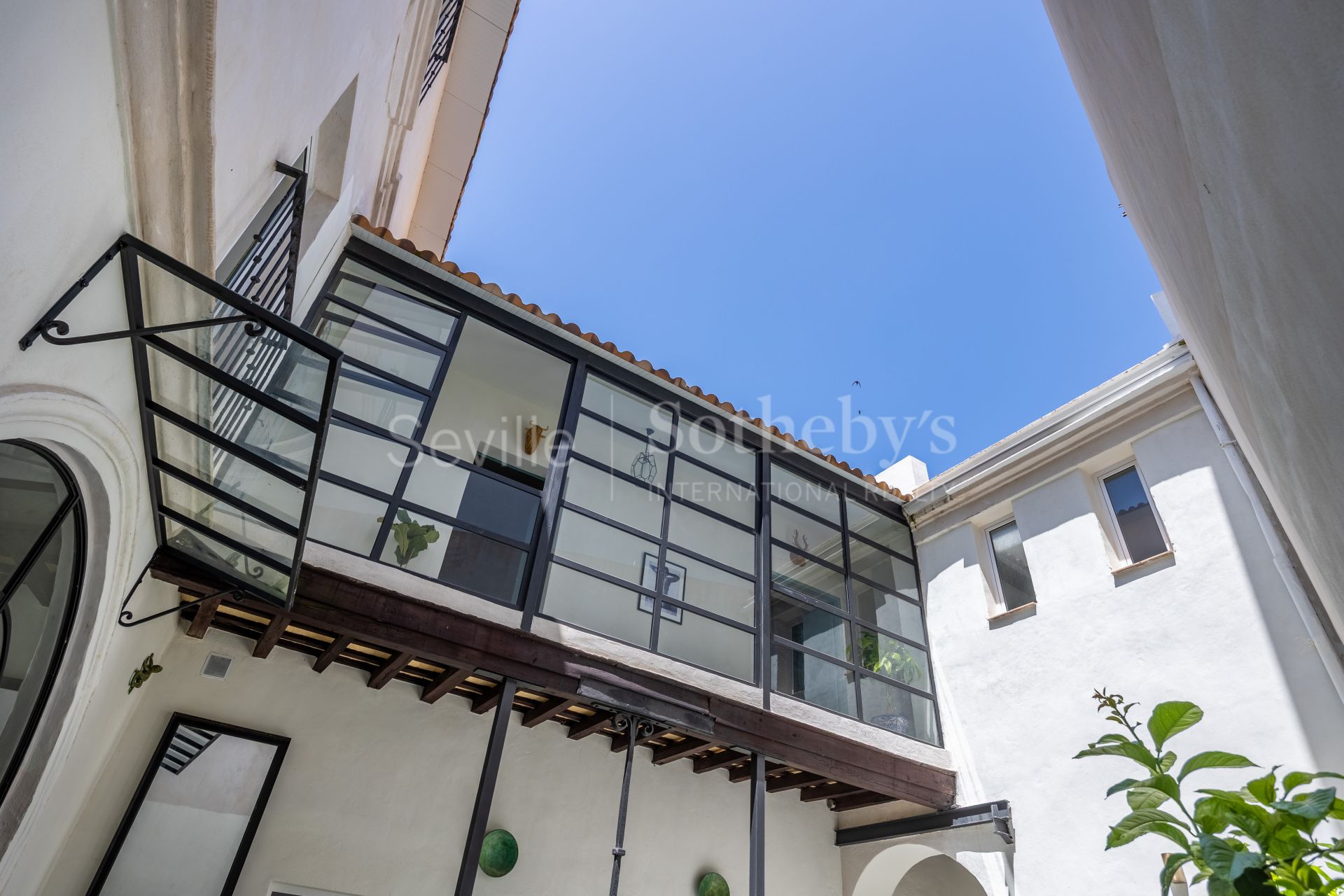 House with Patio and Pool in the Barrio Alto of Sanlúcar