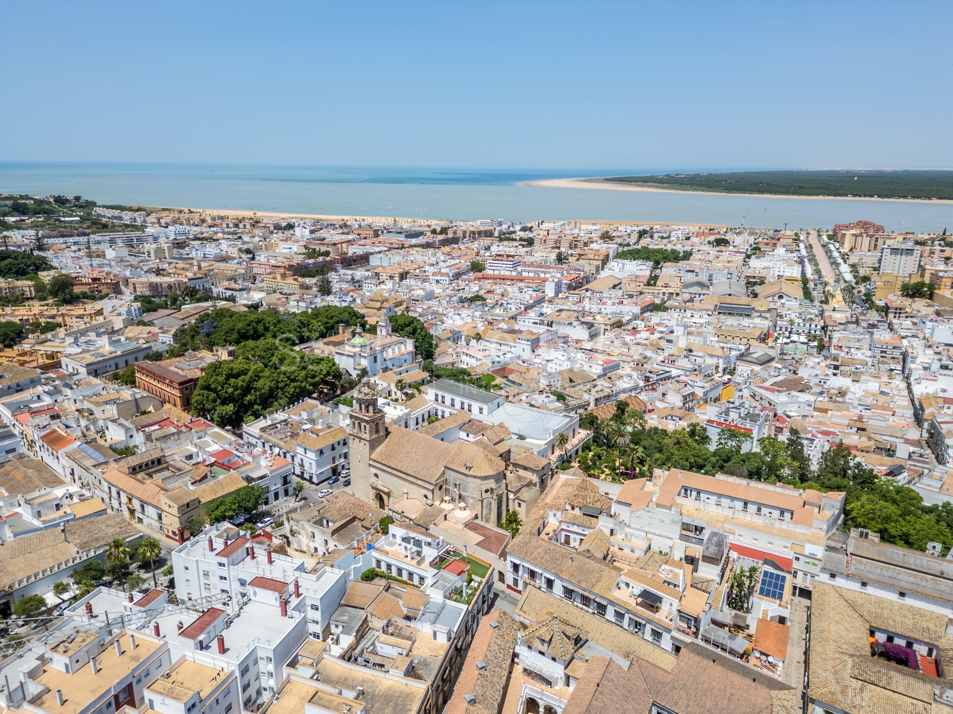 House with Patio and Pool in the Barrio Alto of Sanlúcar