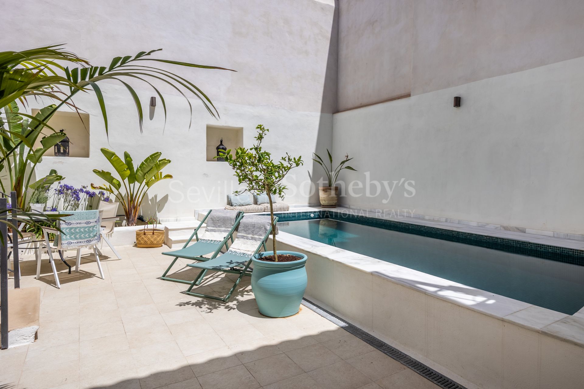 House with Patio and Pool in the Barrio Alto of Sanlúcar