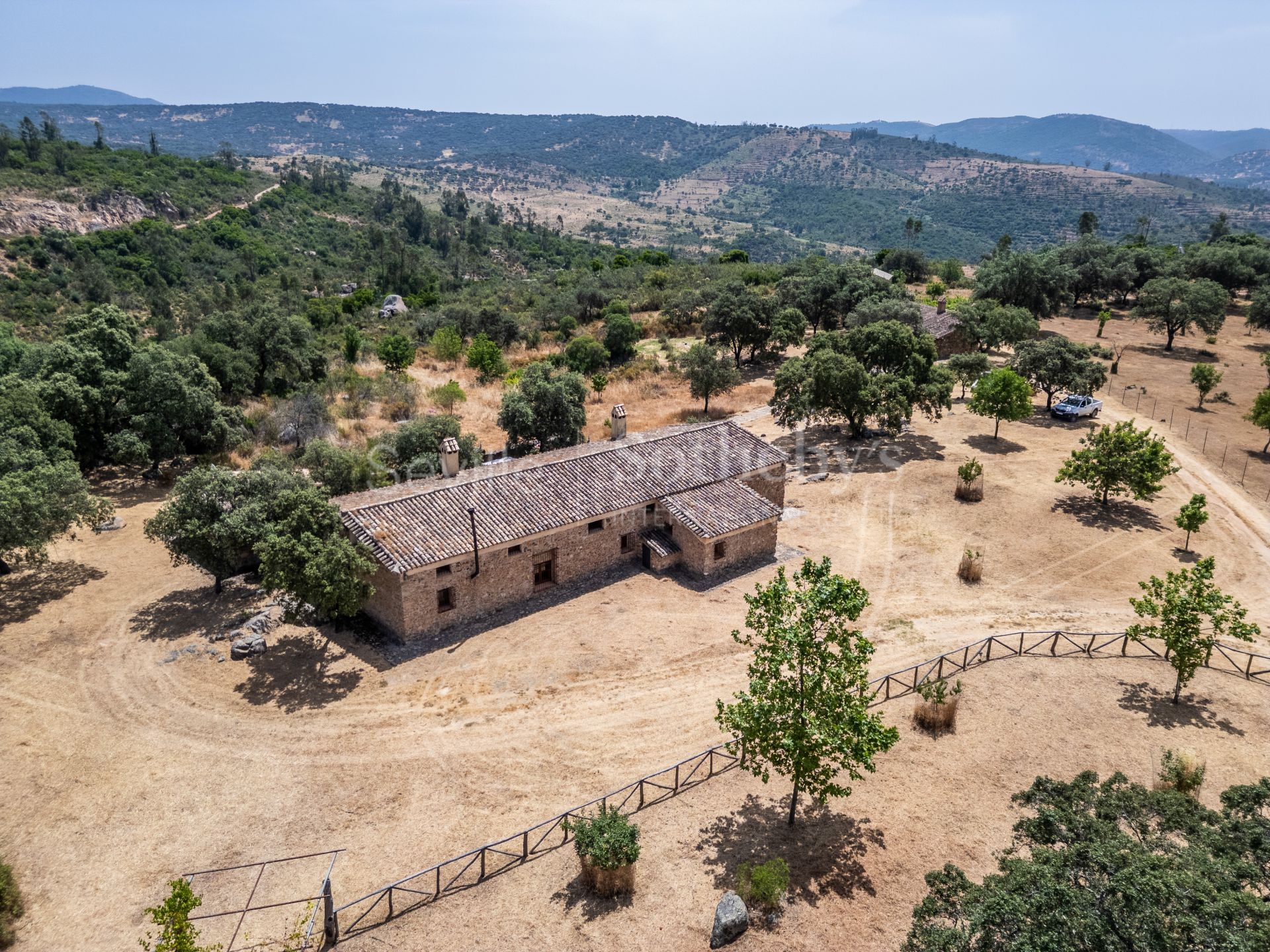 Finca de recreo y ganadera en la Sierra de Aracena