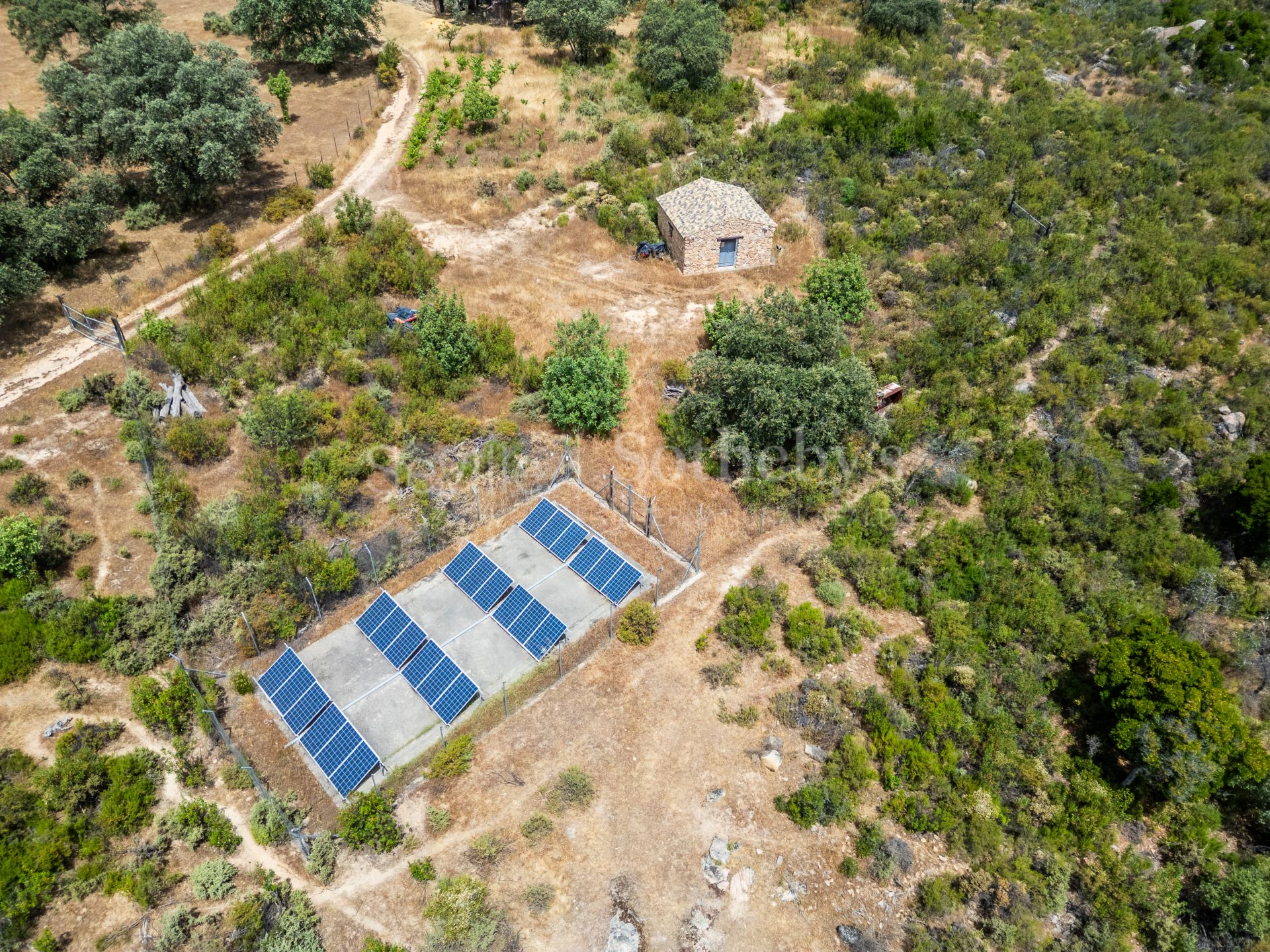 Finca de recreo y ganadera en la Sierra de Aracena
