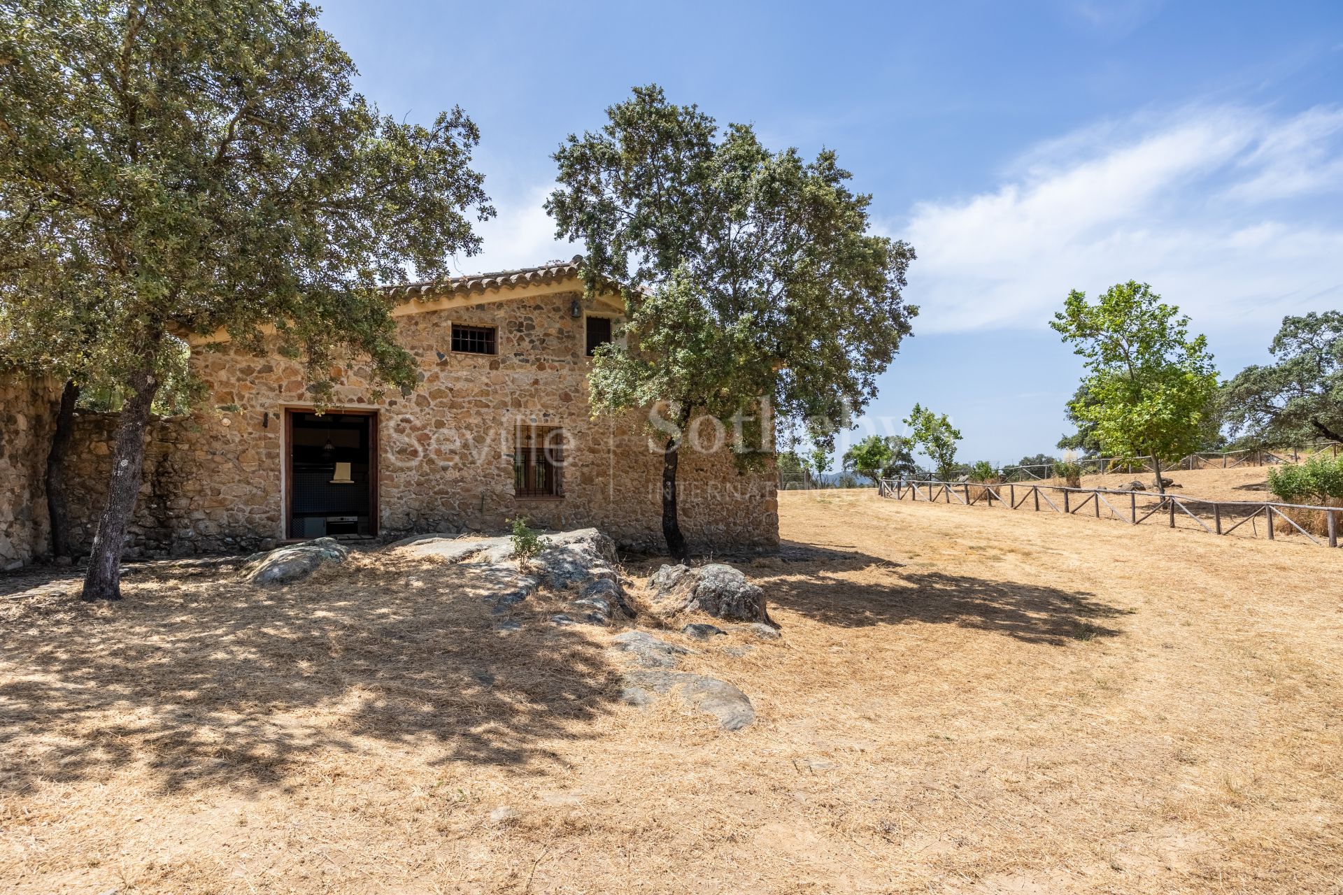 Finca de recreo y ganadera en la Sierra de Aracena