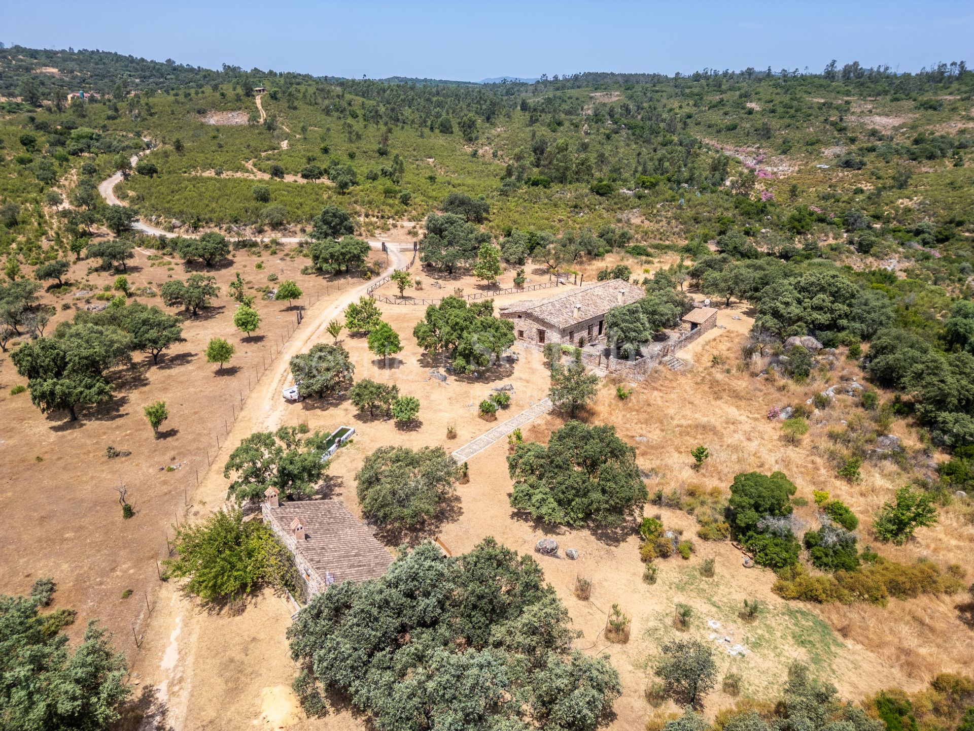 Finca de recreo y ganadera en la Sierra de Aracena