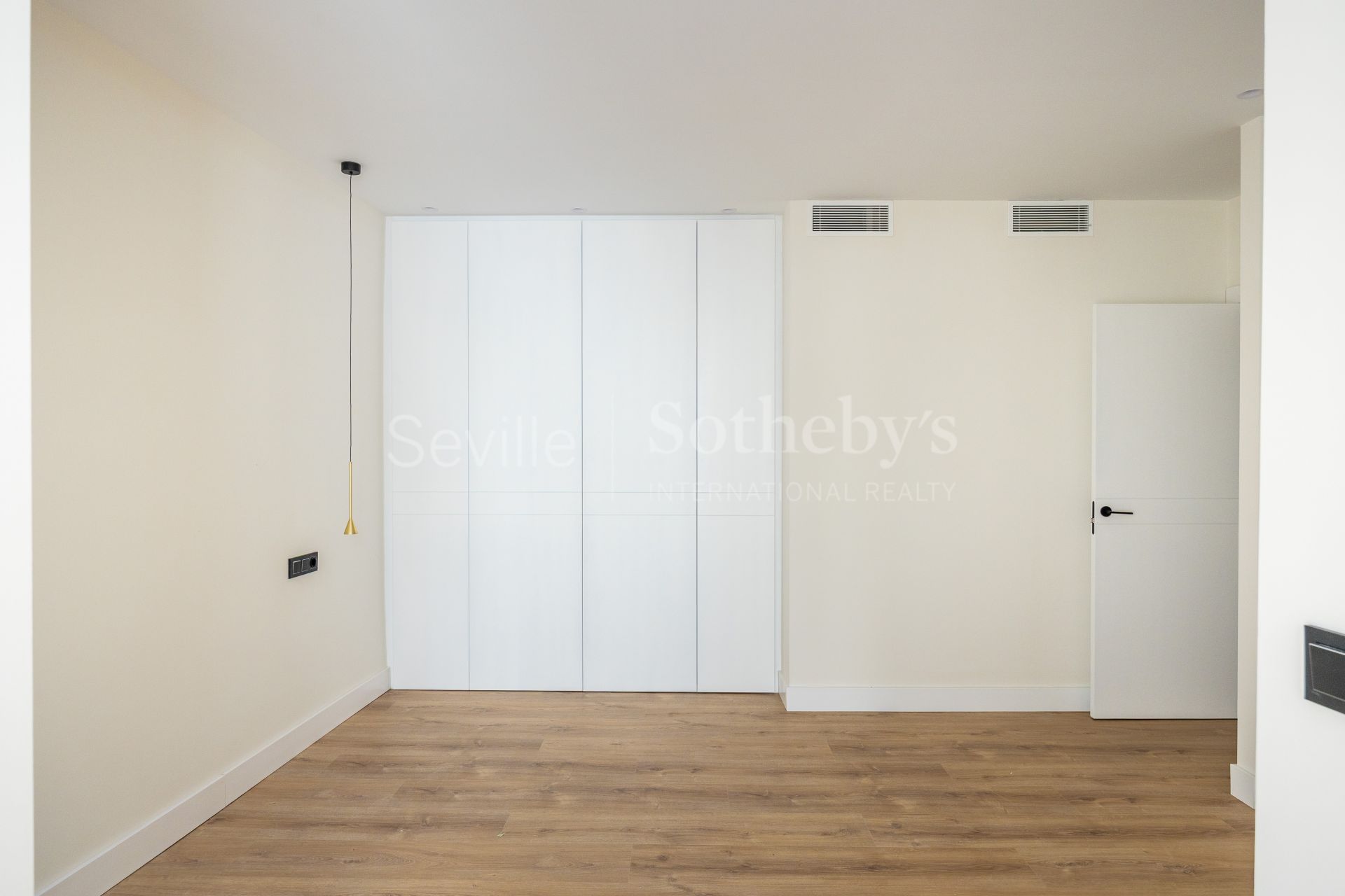 Brand new contemporary design apartment in Muñoz y Olivé